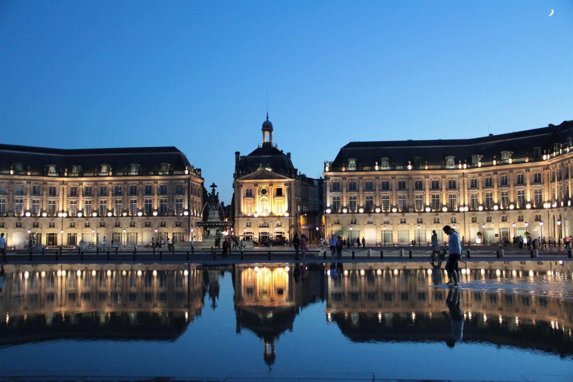 Campanile Bordeaux Nord - Le Lac Hotel Екстериор снимка